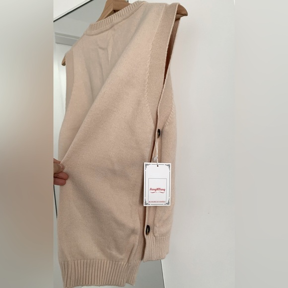 Women's Round Neck Sleeveless Pullover Ribbed Knit Sweater Vest Top. - Picture 6 of 6